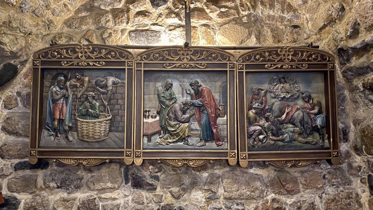 The pictures inside  St. Ananias church, depicting the life of St. Paul