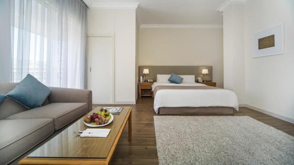 AlQasr Metropole sits slightly above the typical boutique category.