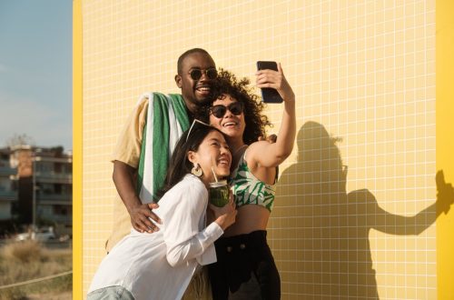 People enjoying seamless internet with Saily e-SIM