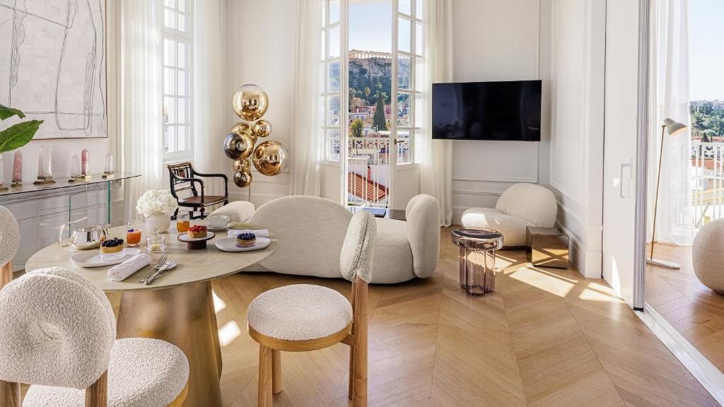 A Suite at the Dolli at Acropolis